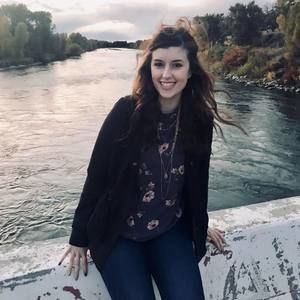 Meet your Posher, Emily